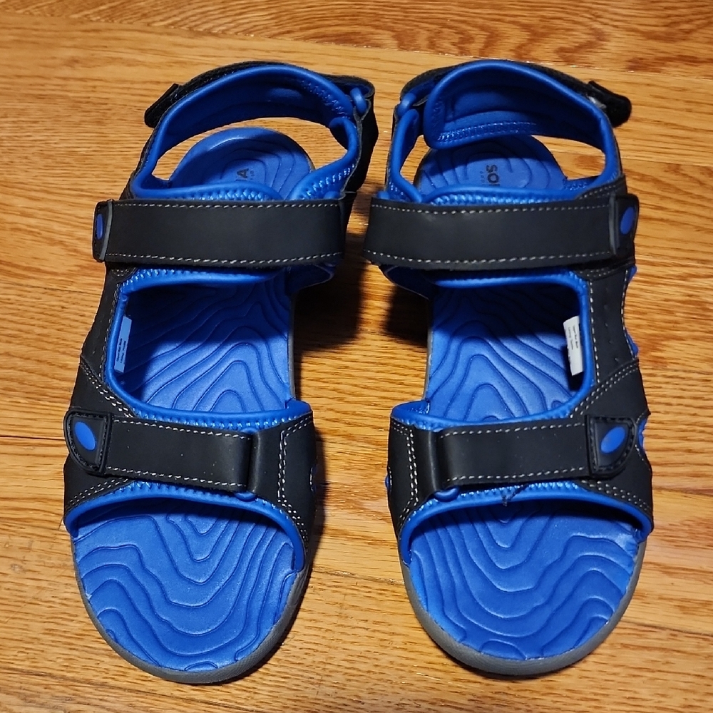 Sonoma Kids Black and Blue Sandals